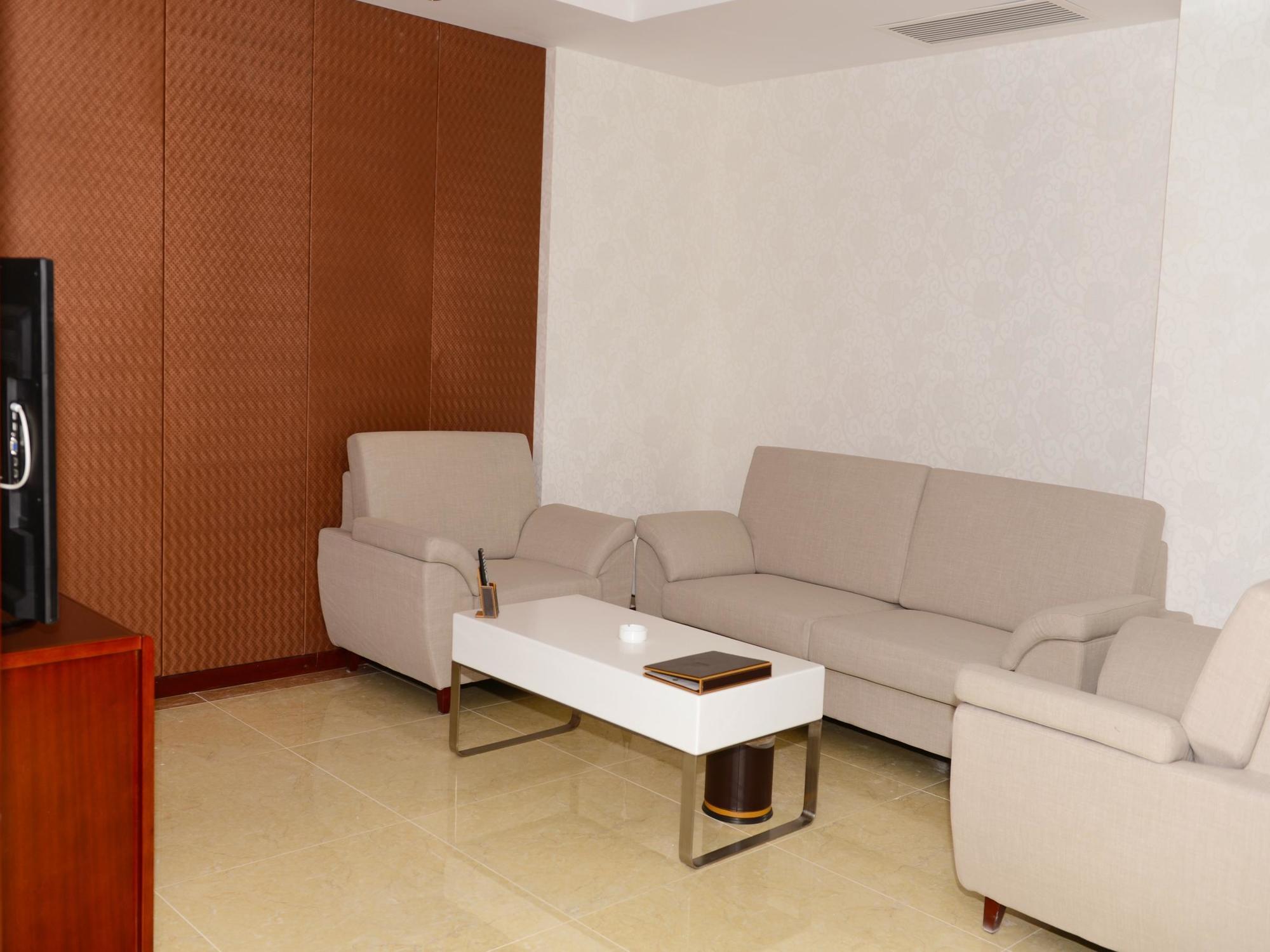 Hotel Fuyong Yulong 4*