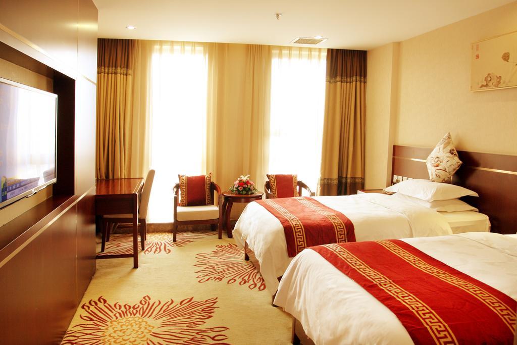 Hotel Fuyong Yulong 4*