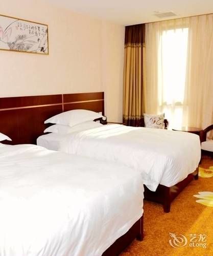Hotel Fuyong Yulong 4*