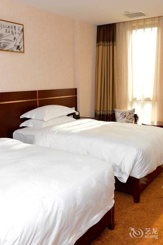 Hotel Fuyong Yulong 4*