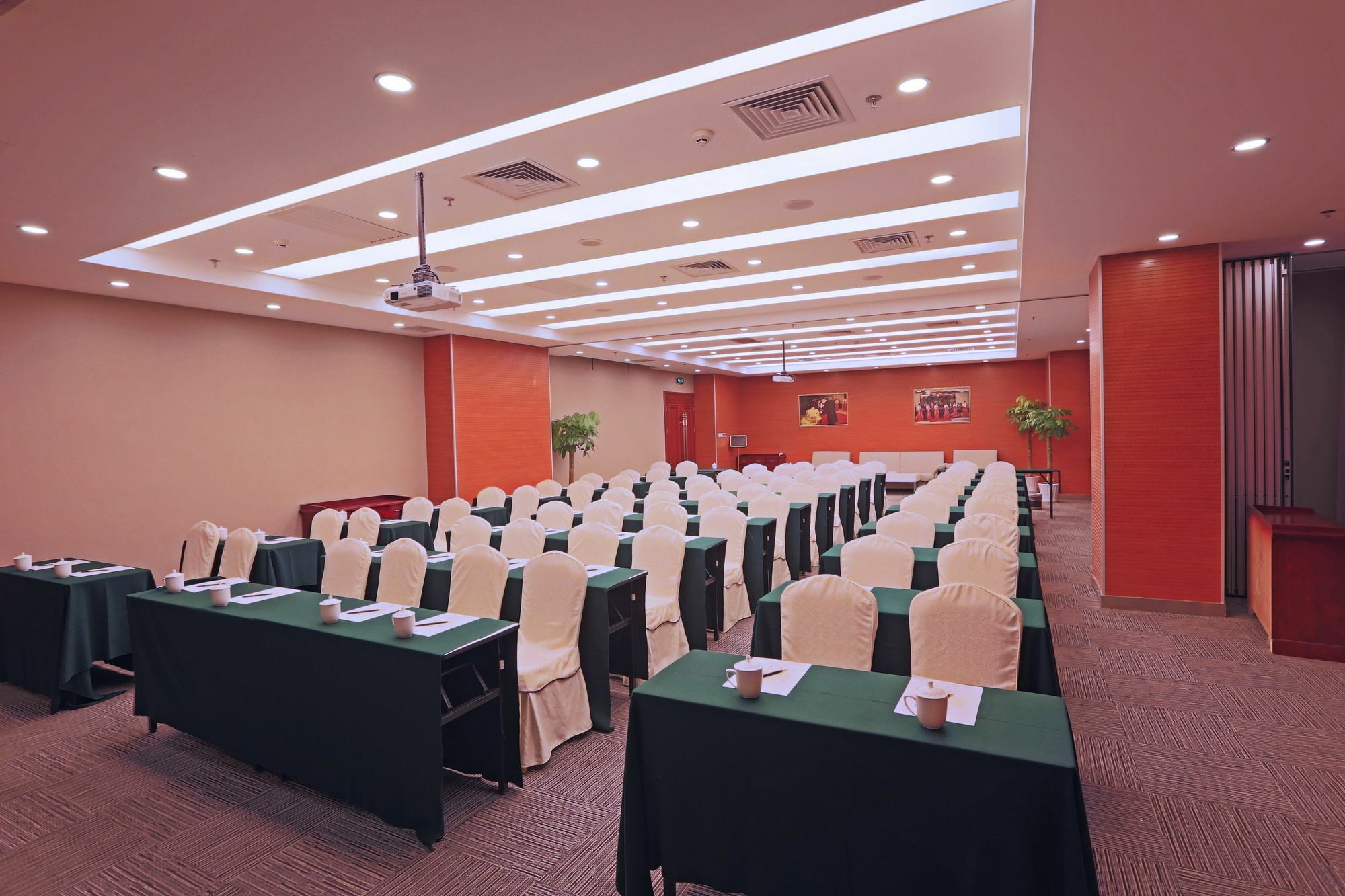 Fuyong Yulong Hotel 4*
